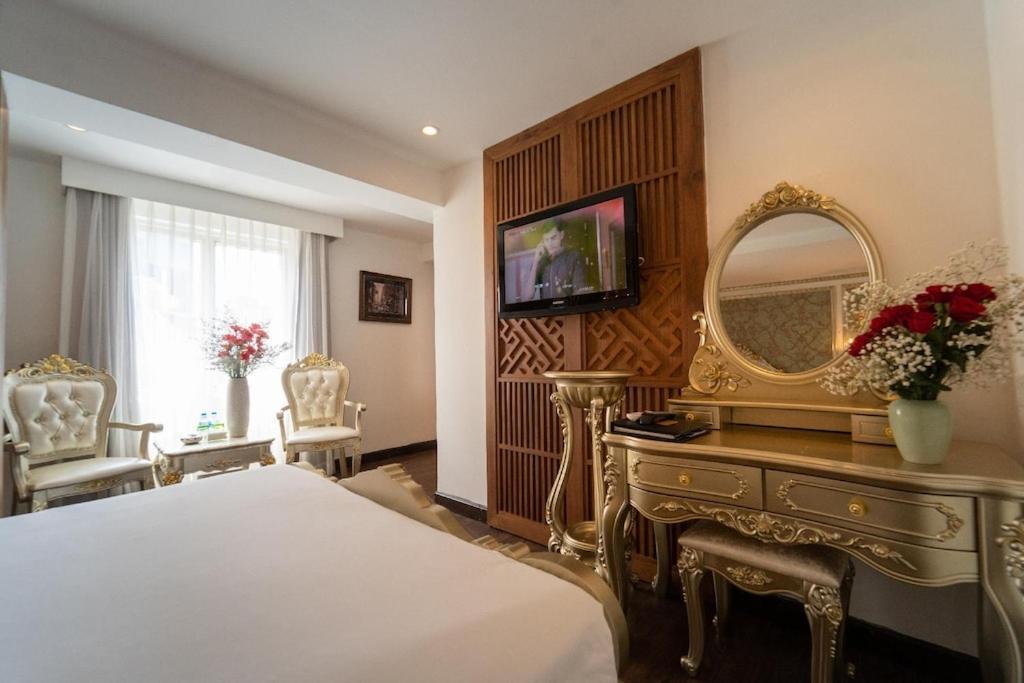 The White Hotel 8A Thai Van Lung Ciudad Ho Chi Minh  Exterior foto