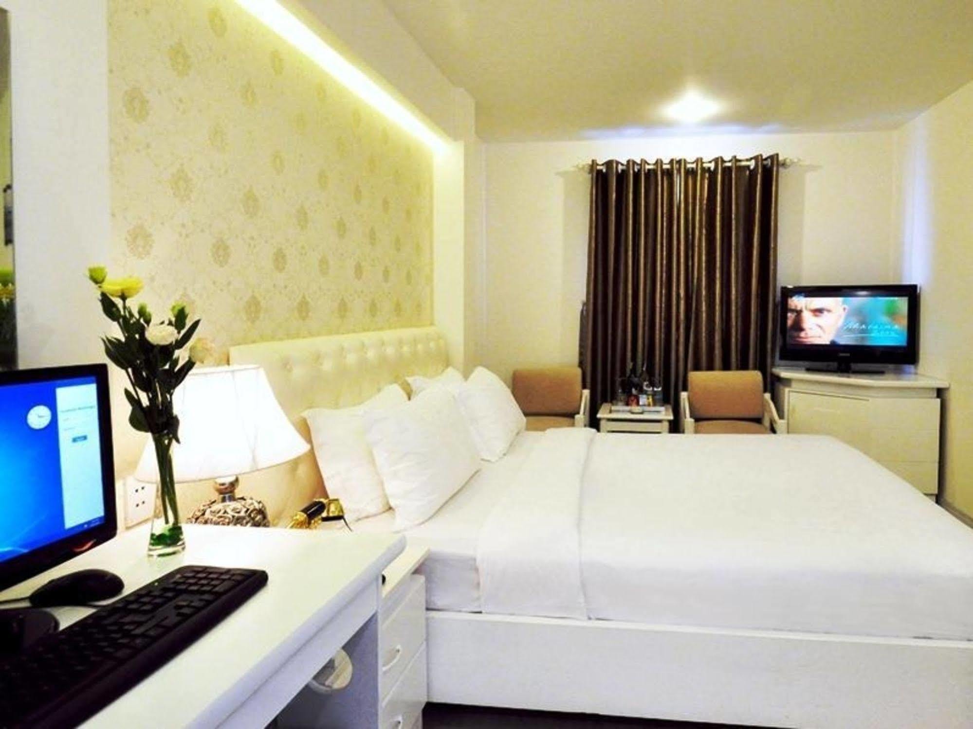 The White Hotel 8A Thai Van Lung Ciudad Ho Chi Minh  Exterior foto